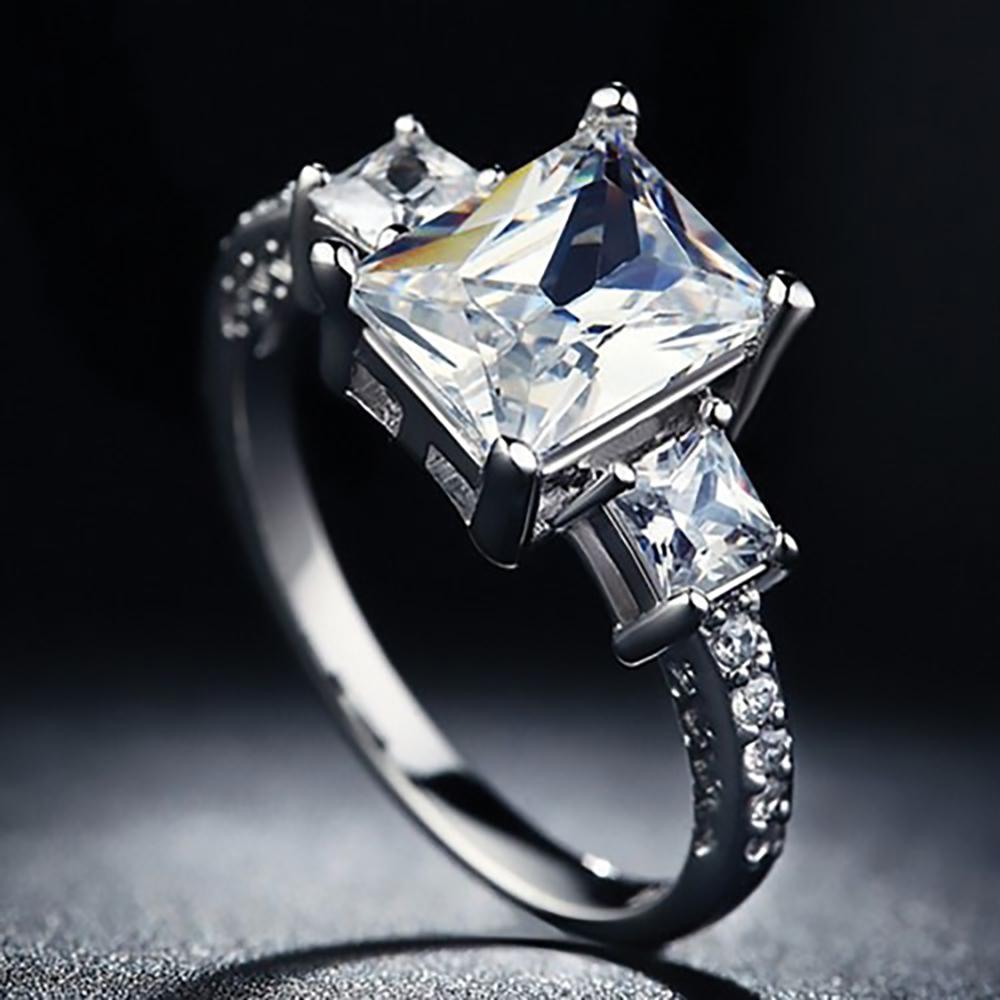 Verlovingsring zilver met vierkante steen 